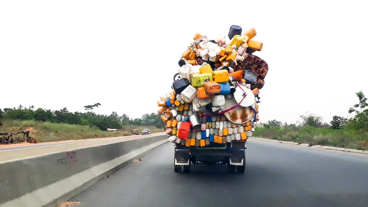 ODOL dan Dilema Jalan Raya Indonesia