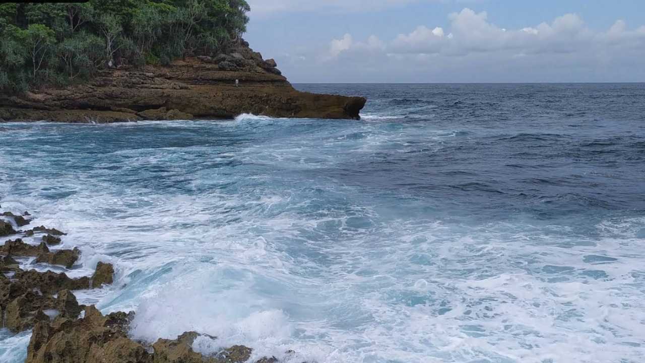 Menepi Sejenak di Pantai Ngliyep – Malang (1)