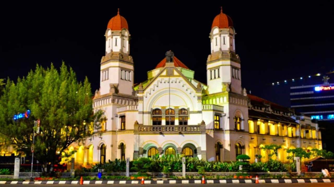 Pesona Lawang Sewu Semarang, Ikon Sejarah yang Penuh Misteri