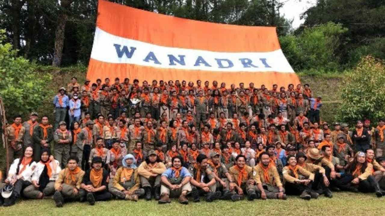 Komunitas Pecinta Alam Wanadri dan Semangat Menjaga Alam Indonesia