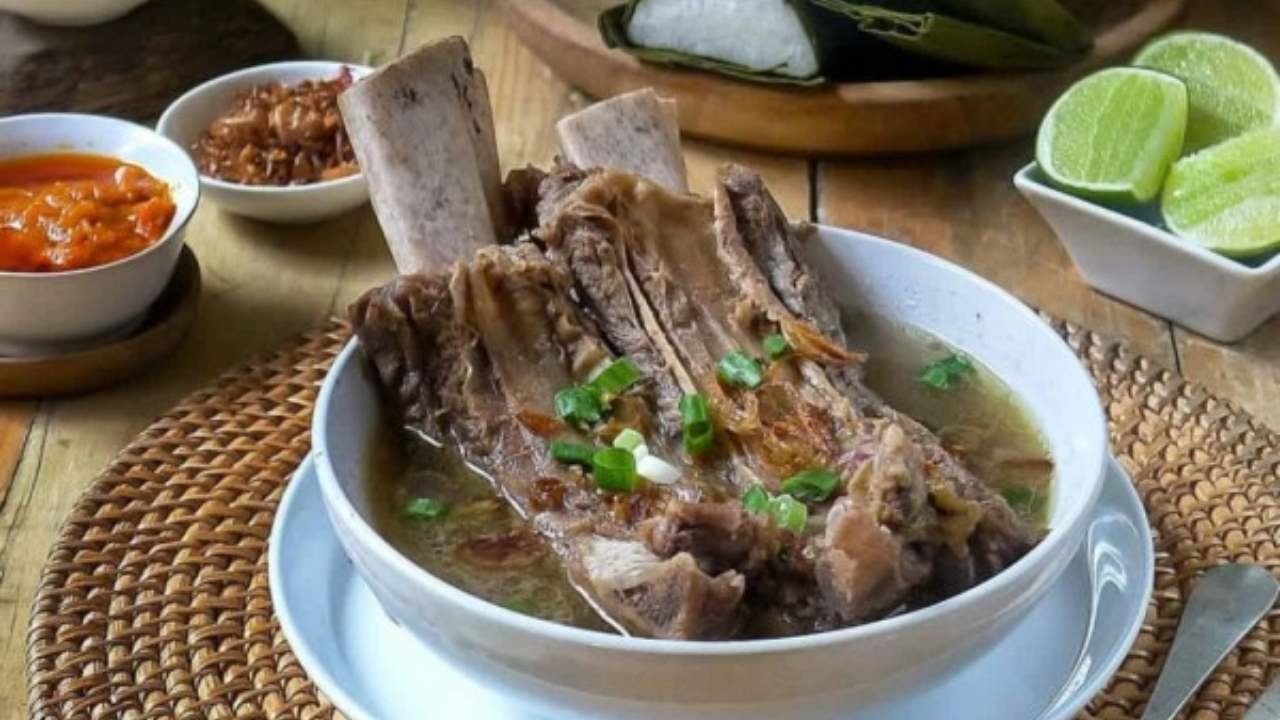 Sop Konro, Cita Rasa Makassar yang Nempel di Lidah