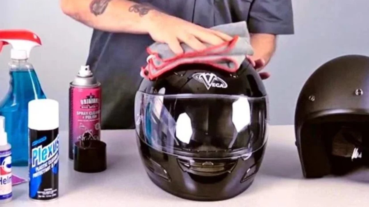 Usaha Cucian Helm yang Bikin Kantong Aman dan Kepala Nyaman