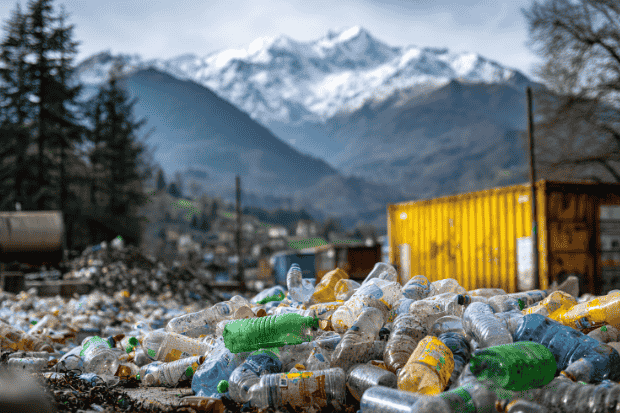 Lingkungan yang perlahan menanggung dampak