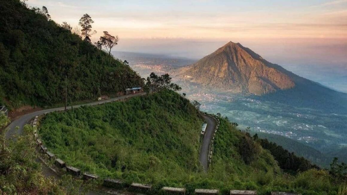 Menikmati Panorama Alam dari Awang Awang Sky View di Magelang