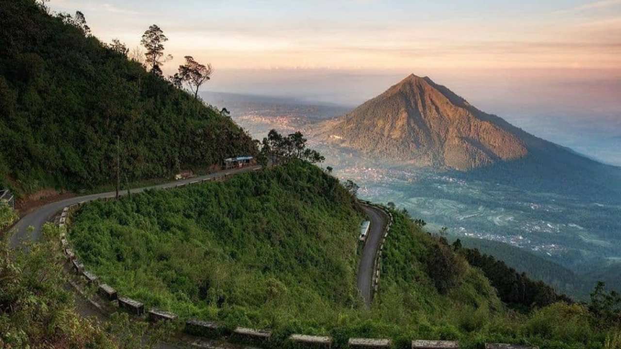 Menikmati Panorama Alam dari Awang Awang Sky View di Magelang