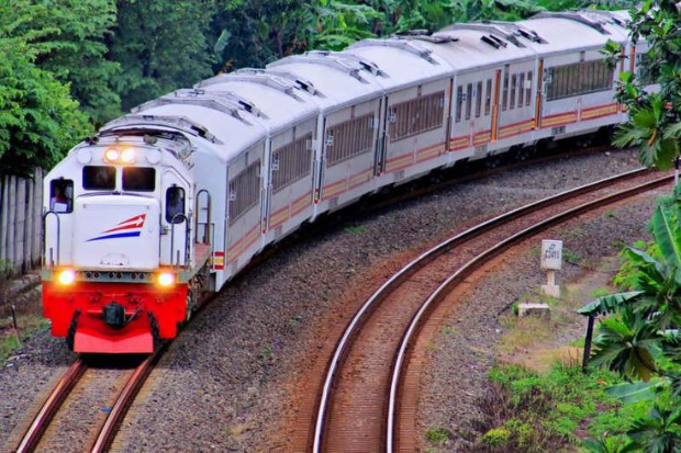 Keunggulan Menggunakan Kereta Api