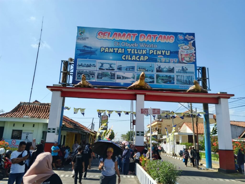 Dilaksanakan Setahun Sekali di Teluk Penyu Cilacap