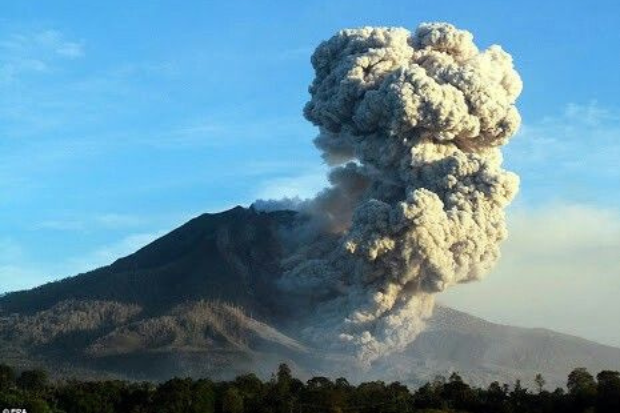 Gunung Menunjukkan Beberapa Tanda Sebelum Erupsi