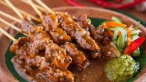 Sate Ayam dengan Bumbu Gurih yang Menggugah Selera