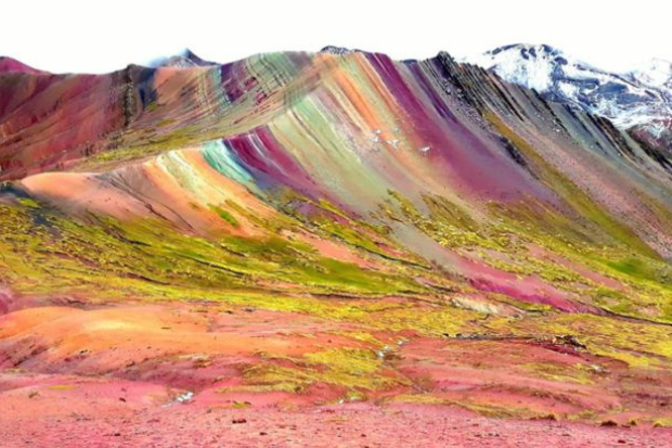 Keindahan Gunung Pelangi yang Perlu Dijaga