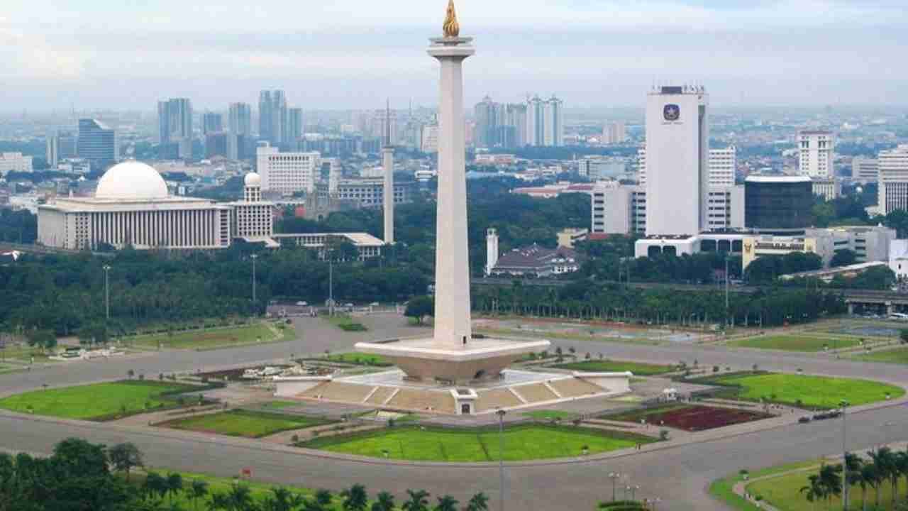 Monas Jakarta Jadi Ikon Kota yang Tak Pernah Sepi